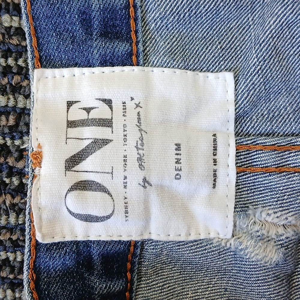 One Teaspoon Distressed DenimShorts Size 27 - Picture 5 of 6